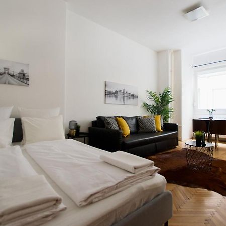 Standard Apartment By Hi5 - Petofi 12 Budapešť Exteriér fotografie