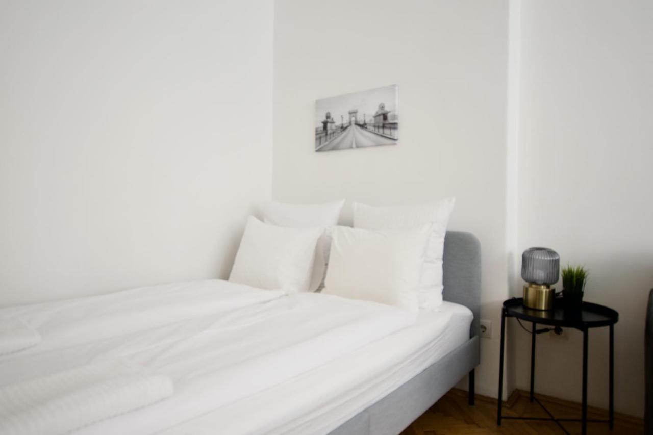 Standard Apartment By Hi5 - Petofi 12 Budapešť Exteriér fotografie