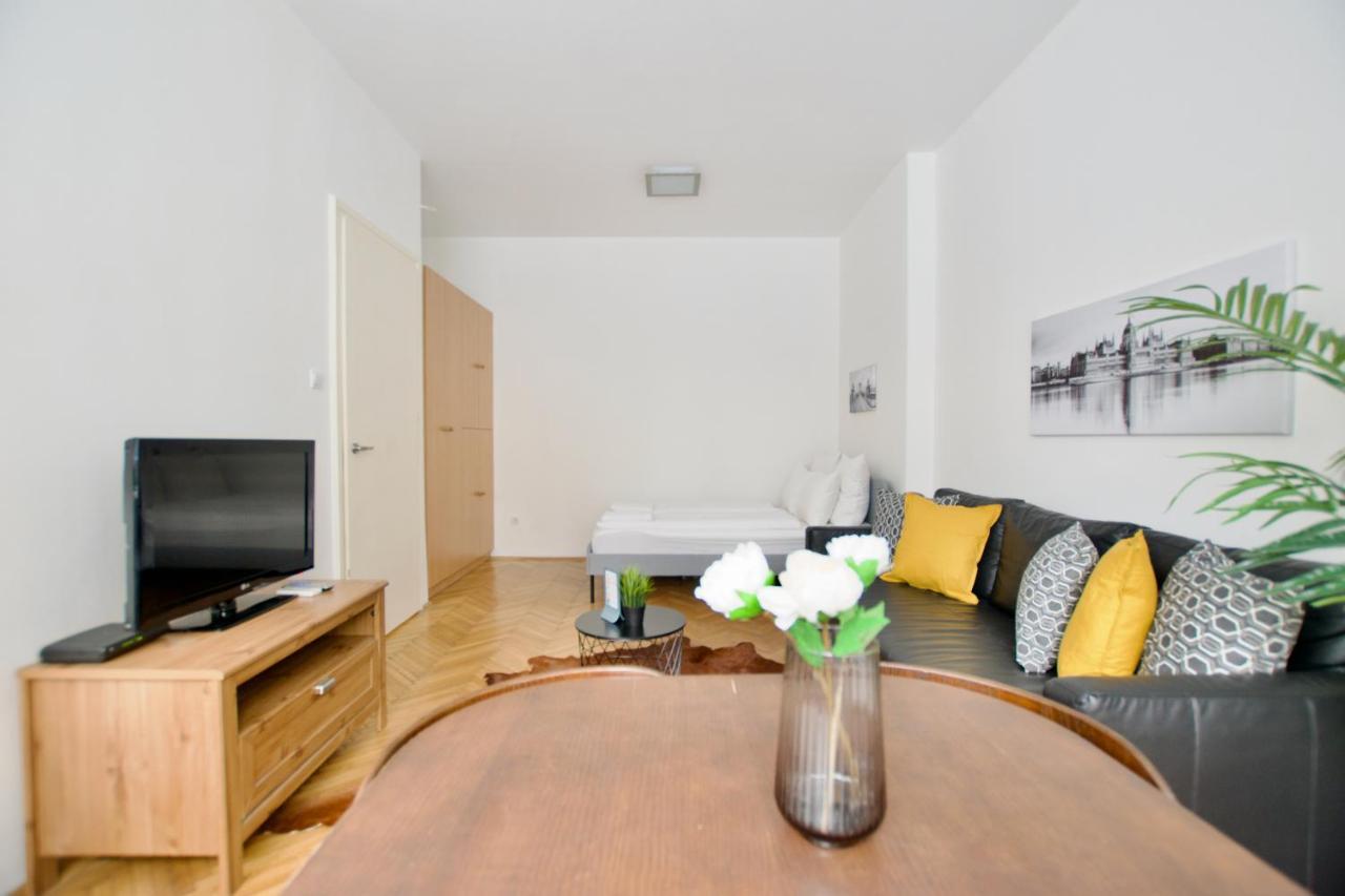 Standard Apartment By Hi5 - Petofi 12 Budapešť Exteriér fotografie